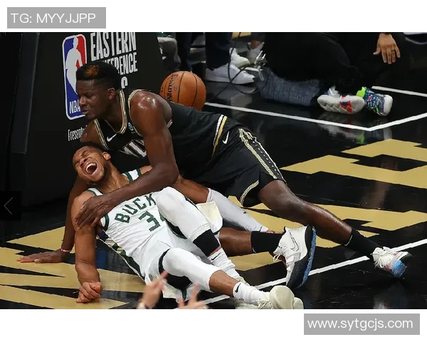 字母哥愤怒撕裂球衣雄鹿惨败后更衣室冲突升级引发热议