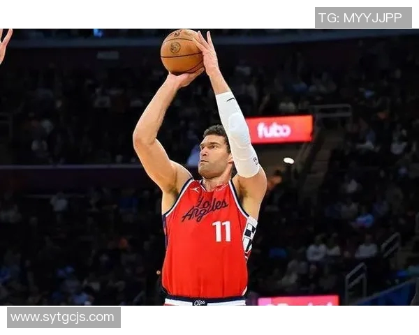 布鲁克洛佩斯:从篮下巨人到NBA全能战士的华丽转身 布鲁克洛佩斯:从篮下巨人到NBA全能战士的华丽转身