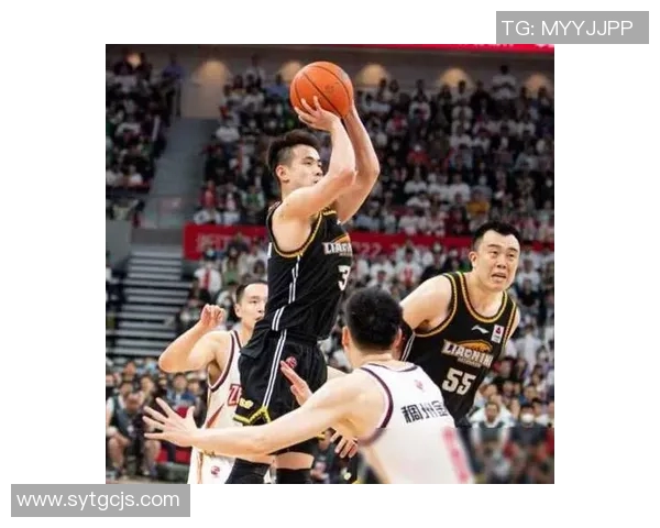 广东男篮与辽篮今日激战正酣谁能在这场对决中笑到最后