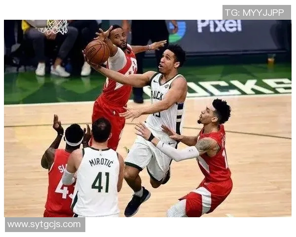 猛龙与雄鹿激战正酣精彩比赛直播全程回顾与分析 猛龙与雄鹿激战正酣精彩比赛直播全程回顾与分析