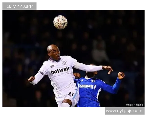 雷丁队与吉灵汉姆队的精彩对决分析与赛前展望