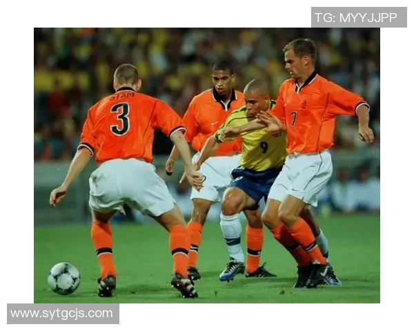 98年世界杯经典对决荷兰与巴西的传奇之战回顾 98年世界杯经典对决荷兰与巴西的传奇之战回顾